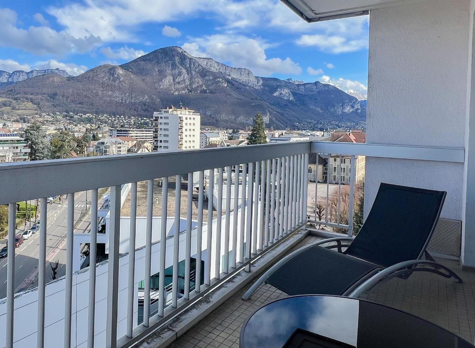 Mont Royal Balcon Et Piscine Apartment Annecy Exterior photo